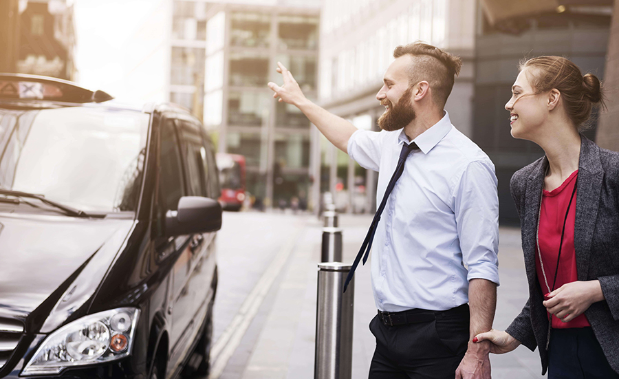 Top Tips for Timely Airport Transfers with Professional Car Rental Services in Dubai